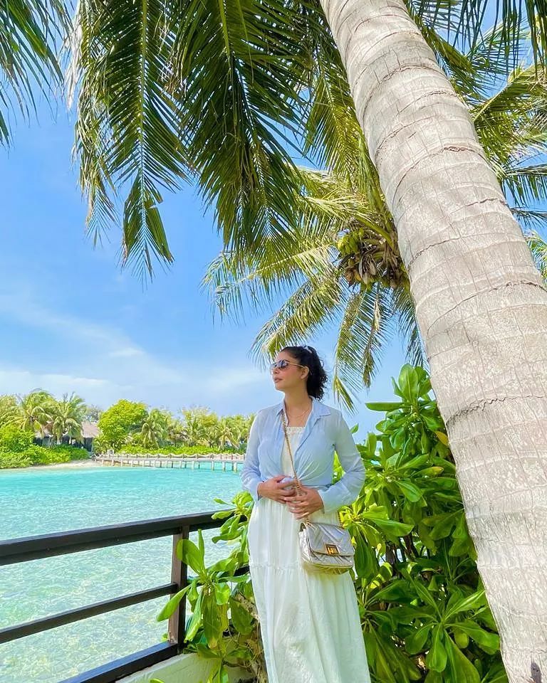 Adorable Picture From Nida Yasir's Vacay Spree In Maldives