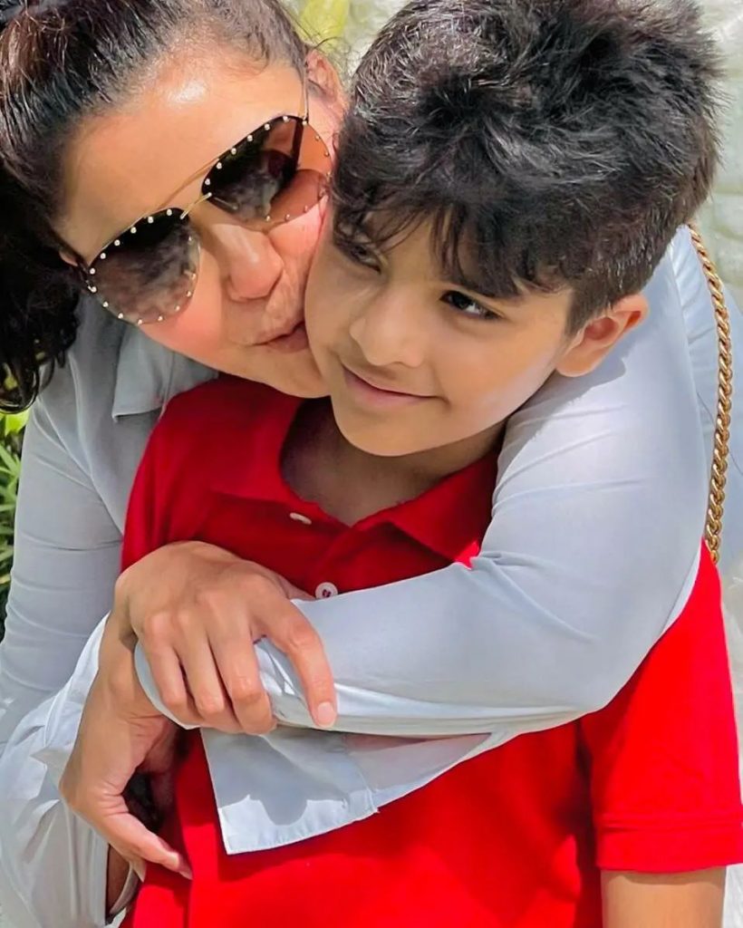 Adorable Picture From Nida Yasir's Vacay Spree In Maldives