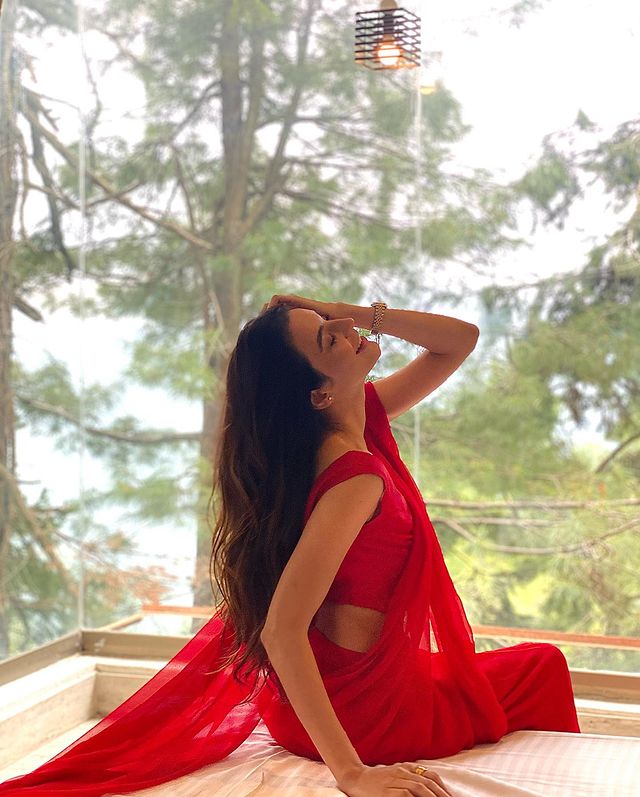 Public Criticism On Sadia Khan's Bold Red Saree