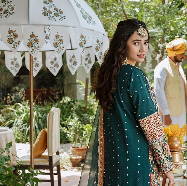 Sana Javed And Bilal Ashraf Pair Up For Shadmani By Qalamkar