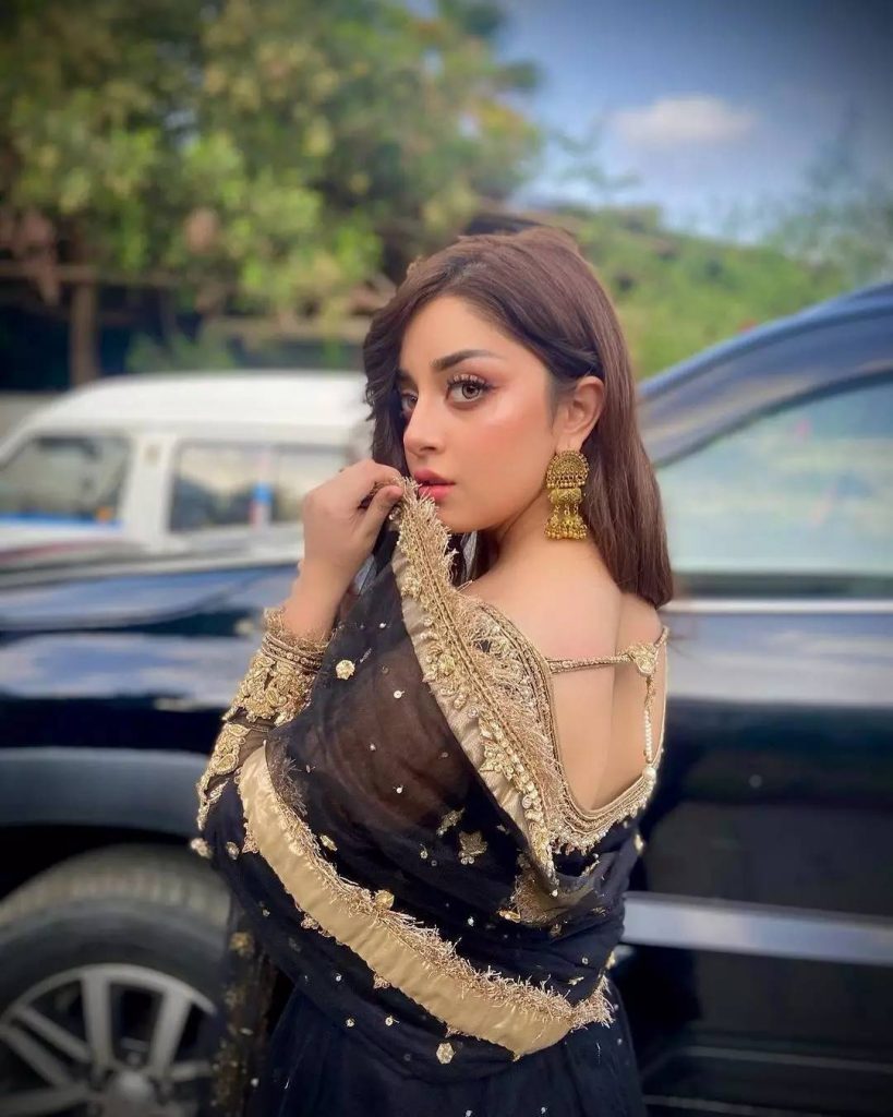 Alizeh Shah's Recent Look Gets Trolled - Pictures