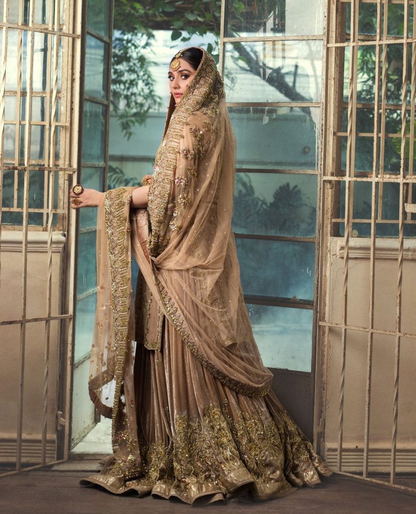 Dur-e-Fishan Saleem Exudes Traditional Charm In Her Latest Bridal Shoot