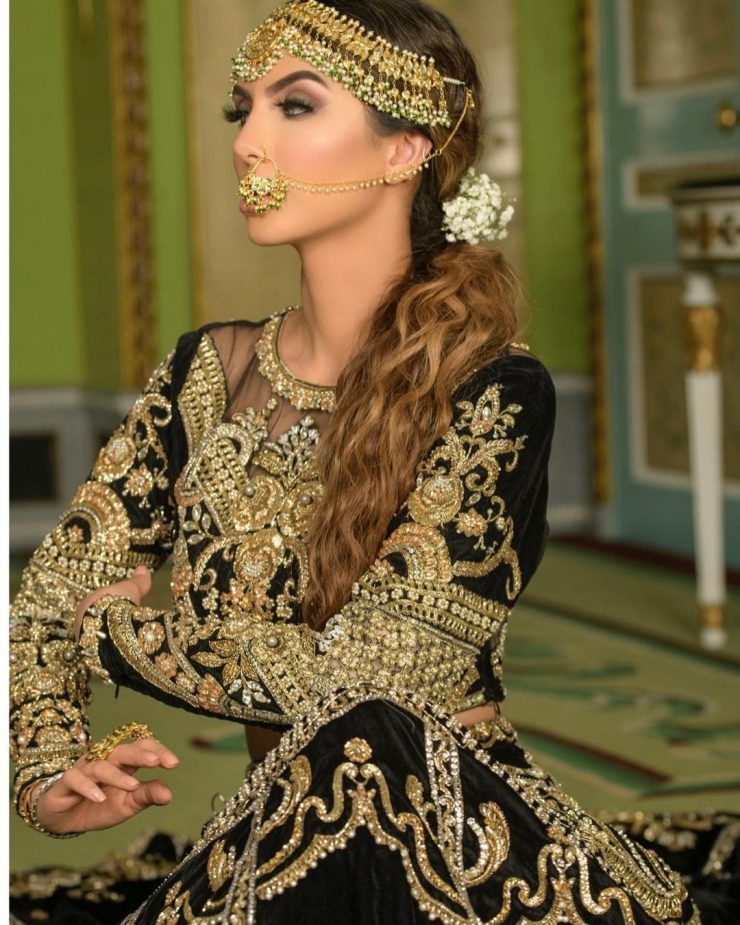 Faryal Makhdoom Epitomizes Beauty In Her Latest Bridal Shoot | Reviewit.pk