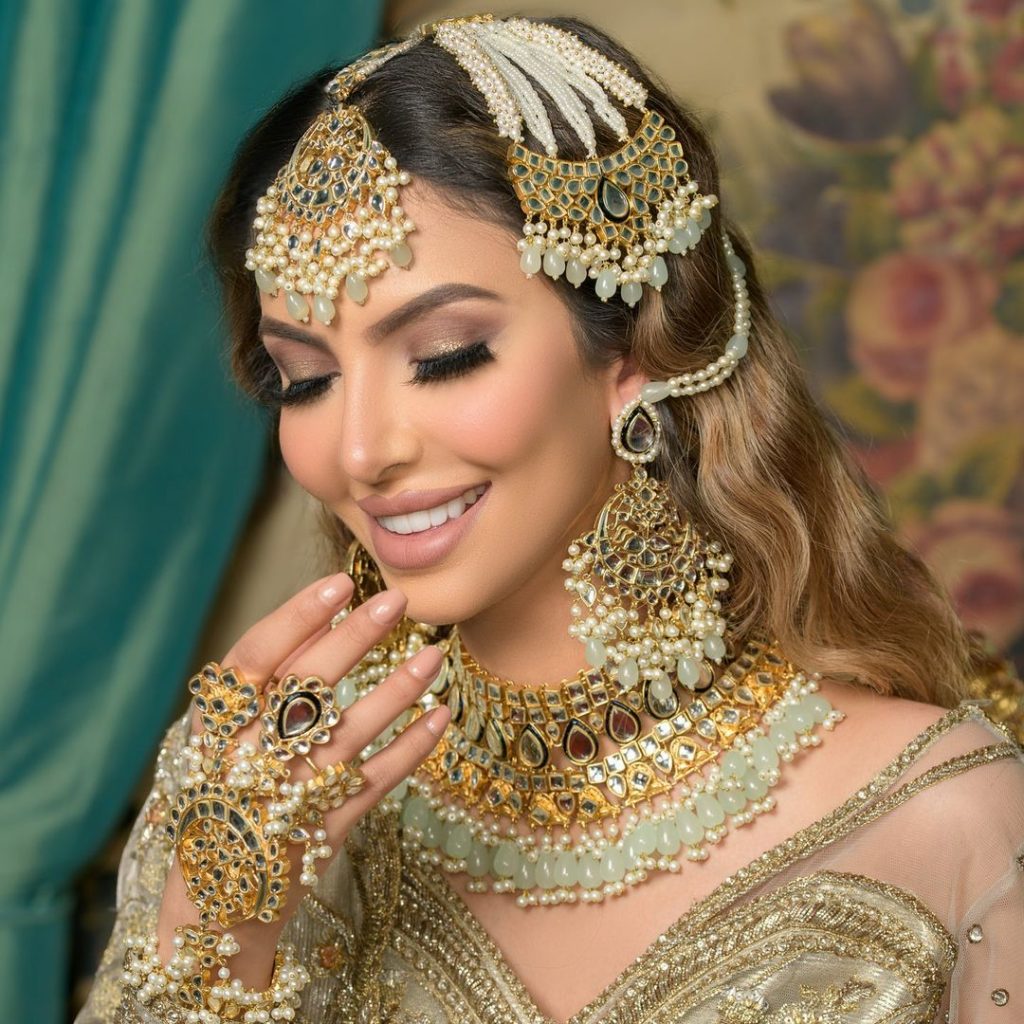 Faryal Makhdoom Epitomizes Beauty In Her Latest Bridal Shoot