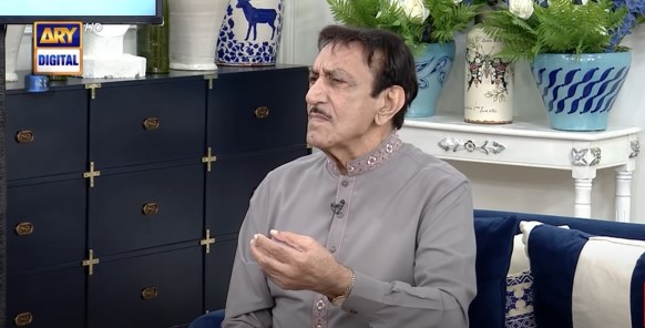 Why Mustafa Qureshi Once Beaten Up The Director - Interesting Story