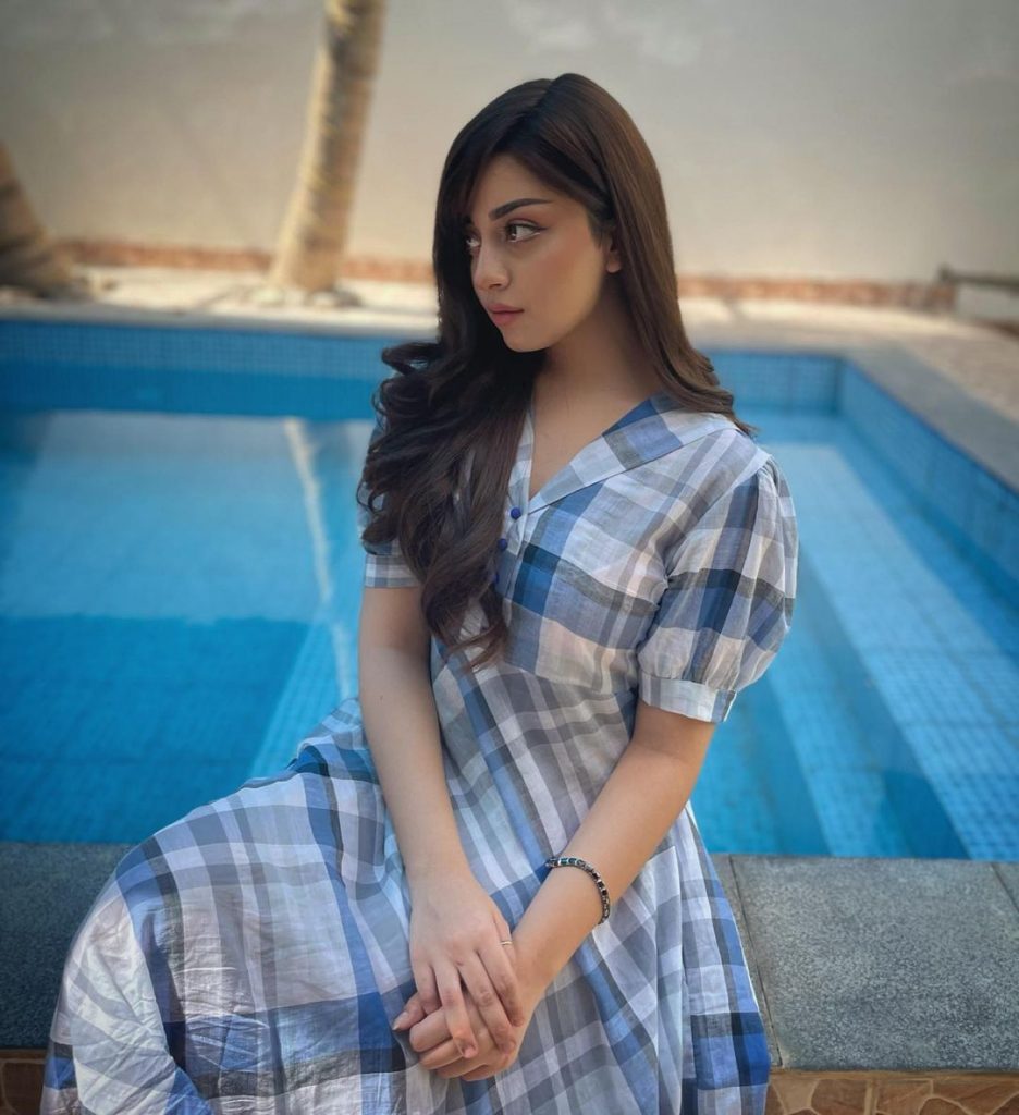 Alizeh Shah Treats Fans With Beautiful Pictures