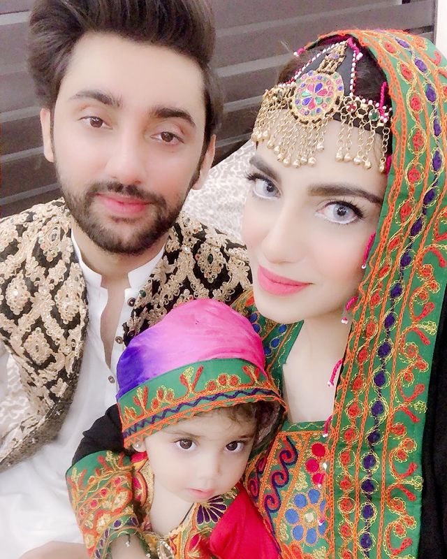 Amanat Ali With His Beautiful Wife And Daughter- Unseen Pictures