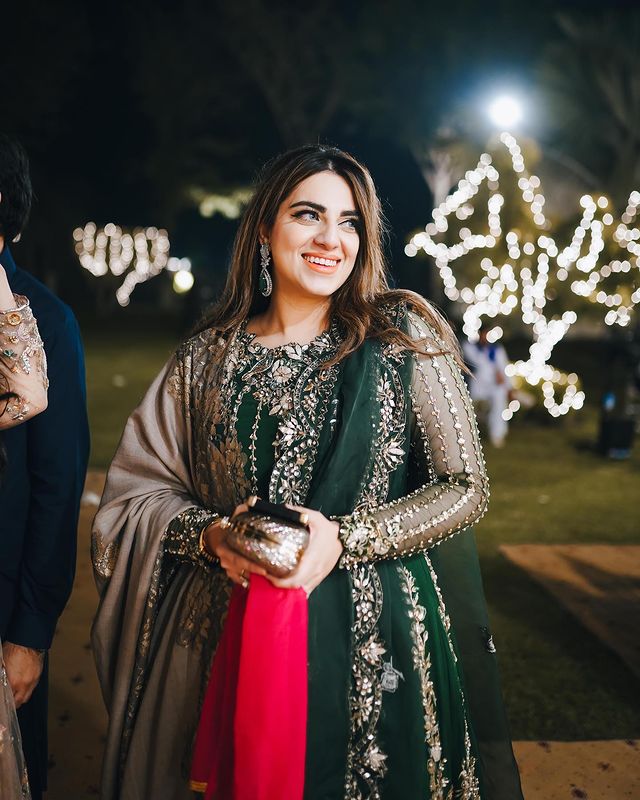 Amanat Ali With His Beautiful Wife And Daughter- Unseen Pictures