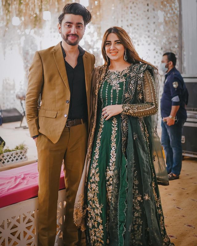 Amanat Ali With His Beautiful Wife And Daughter- Unseen Pictures