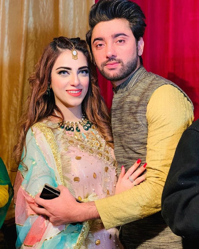 Amanat Ali With His Beautiful Wife And Daughter- Unseen Pictures