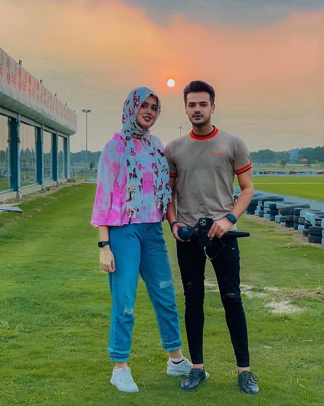 Kanwal And Zulqarnain Serving Major Couple Goals In Their New Snaps