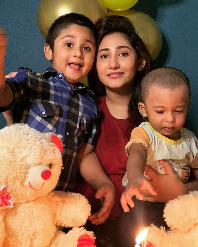 Pari Hashmi Celebrated Her Birthday With Family