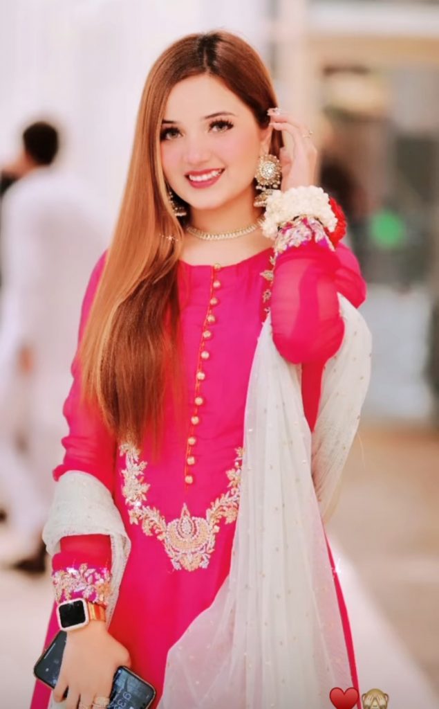 Adorable Clicks Of Rabeeca Khan From Minal And Ahsan's Wedding