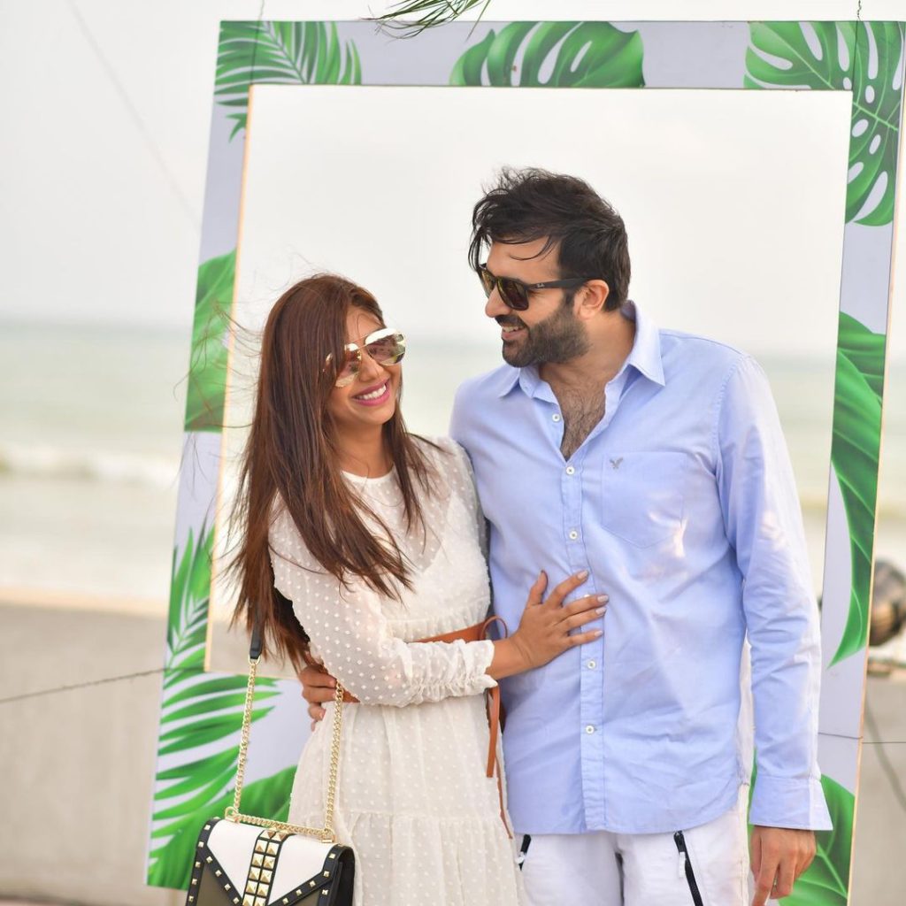 Latest Loved-up Pictures of Sunita Marshall With Husband