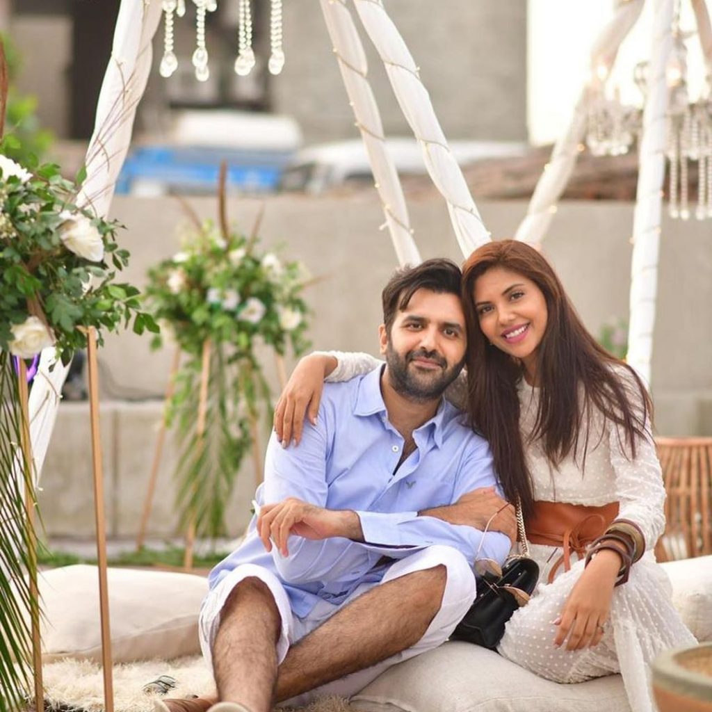 Latest Loved-up Pictures of Sunita Marshall With Husband