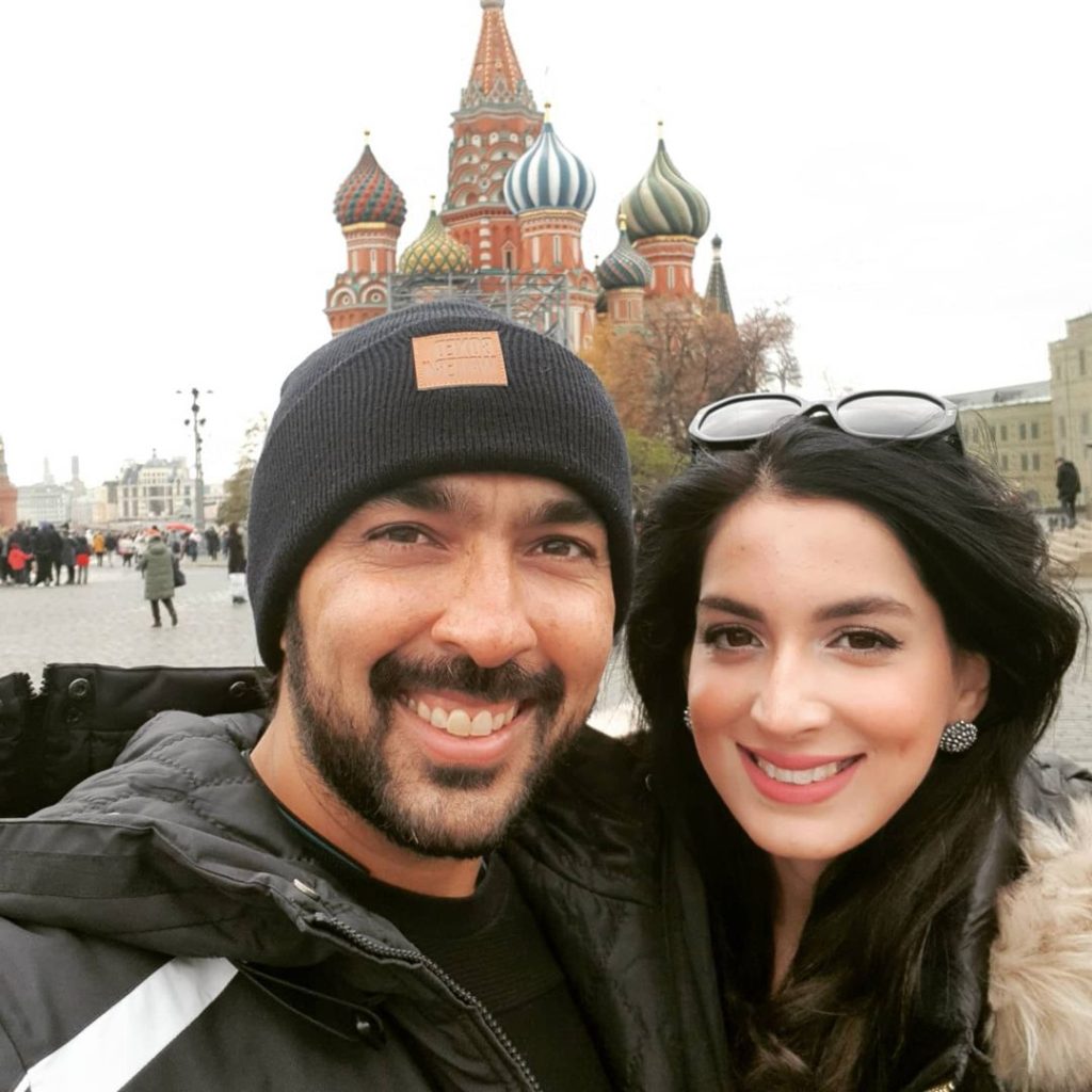 Aisam Ul Haq Qureshi Poses With Wife From Moscow