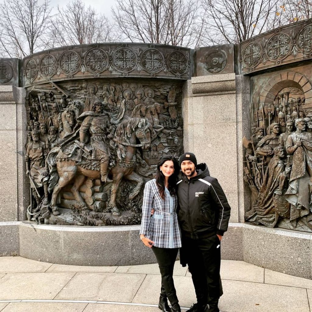 Aisam Ul Haq Qureshi Poses With Wife From Moscow