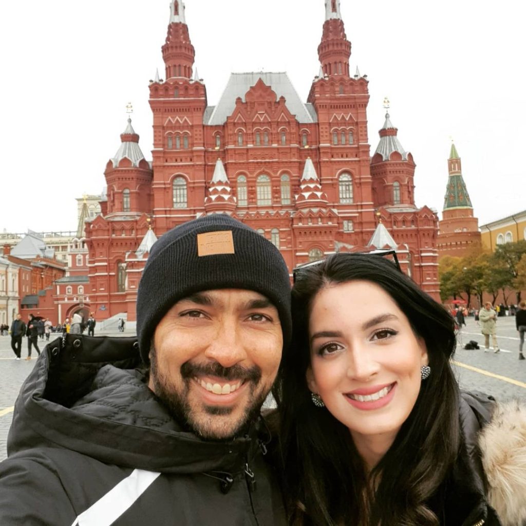 Aisam Ul Haq Qureshi Poses With Wife From Moscow