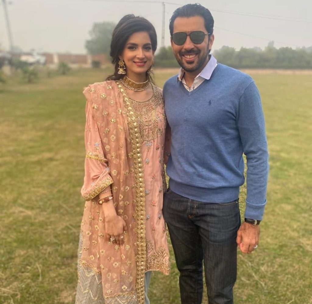 Aisam Ul Haq Qureshi Poses With Wife From Moscow