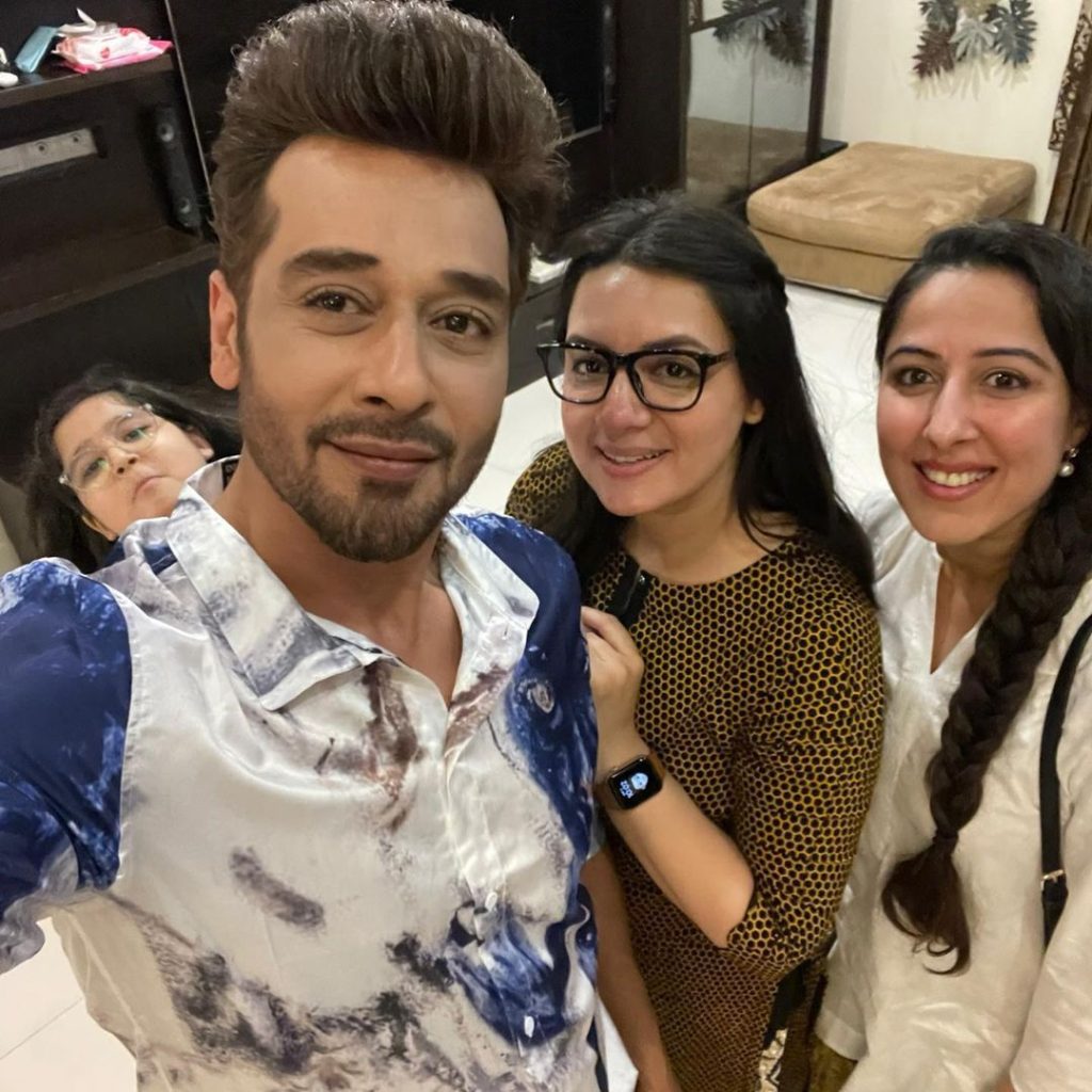 Sana Faysal Shares Adorable Snaps With Faysal Quraishi & Kids