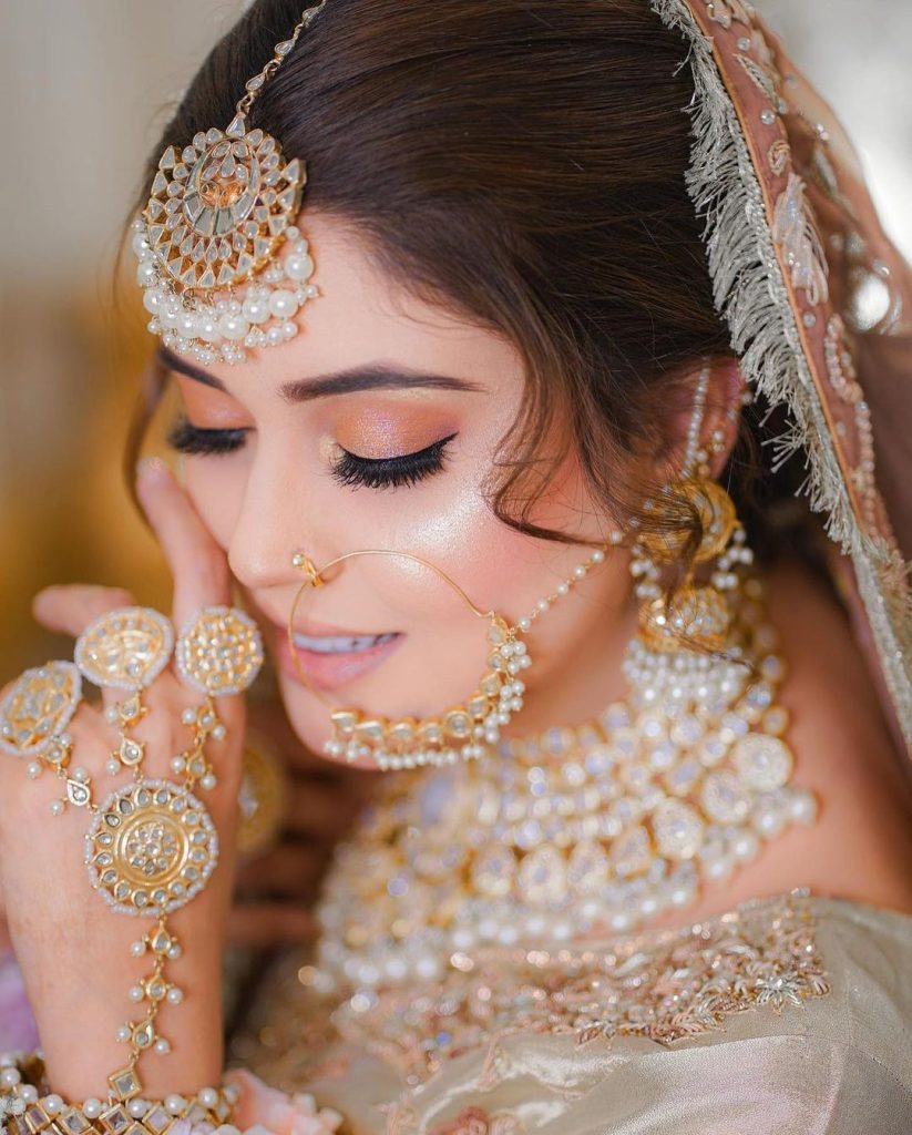 Kanwal Aftab Flaunts Timeless Beauty In Her Latest Bridal Shoot