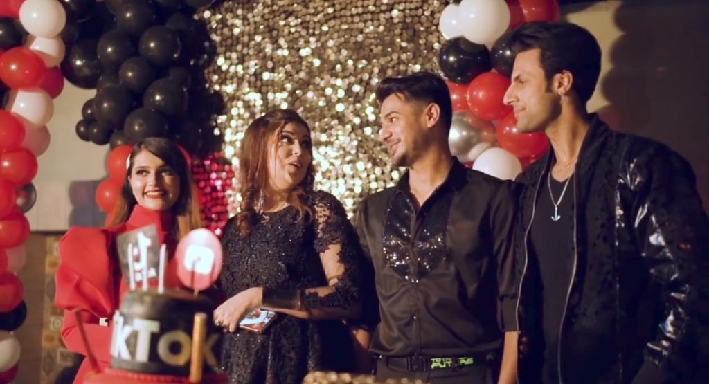 Kanwal Aaftab Surprises Husband Zulqarnain Chaudhry With Birthday Bash