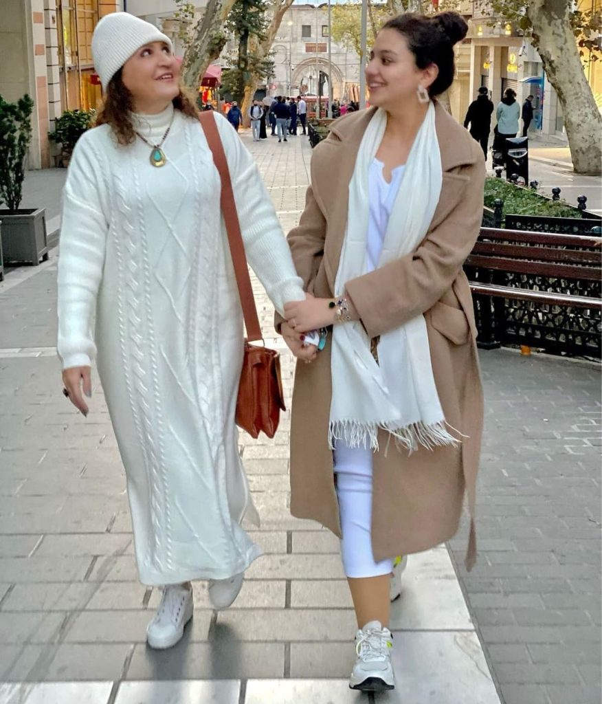 Pakistani Celebrities Enjoying Their Tour To Turkey