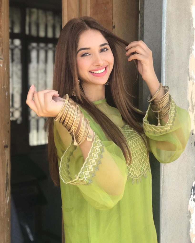 Latest Alluring Pictures Of Sabeena Farooq