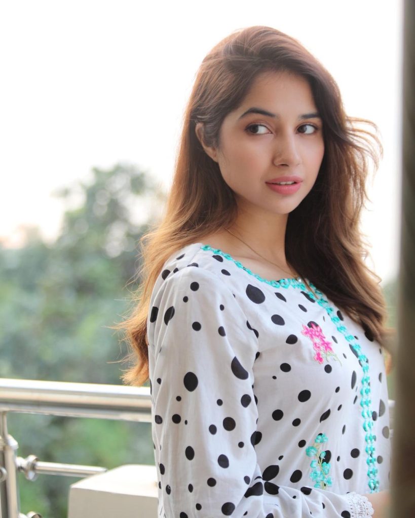 Latest Alluring Pictures Of Sabeena Farooq