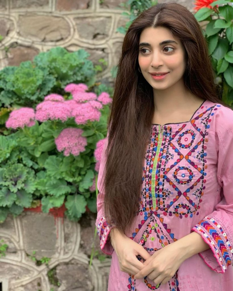 Urwa Hocane Looks Breathtaking In Gorgeous Mehndi Attire