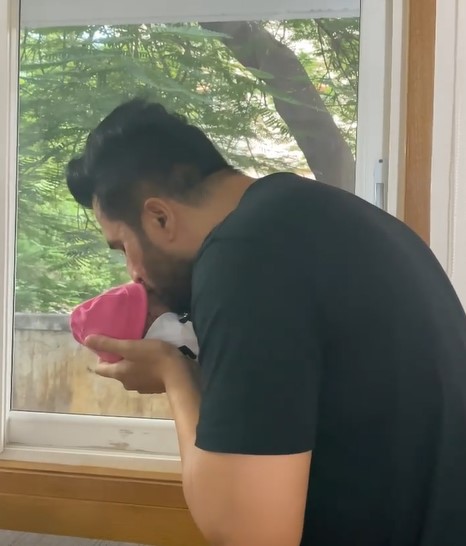 Adorable Video Of Falak Shabir Reciting Azaan In His Daughter's Ear