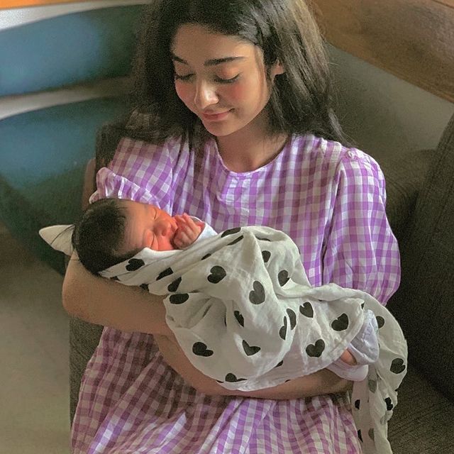 Sarah Khan And Falak Shabbir Shared Adorable Video Of Their Newborn Daughter