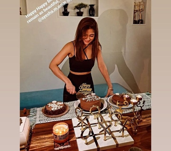 Ayesha Omar Celebrated Her Birthday With Close Friends