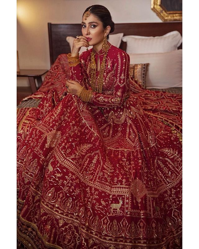 Ayeza Khan Featured In Mohsin Naveed Ranjha's Latest Bridal Collection