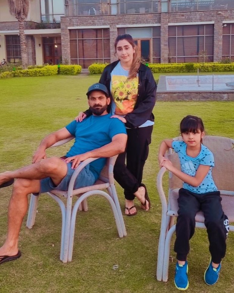 Pakistani Cricketers’s Latest Pictures With Their Wives And Kids