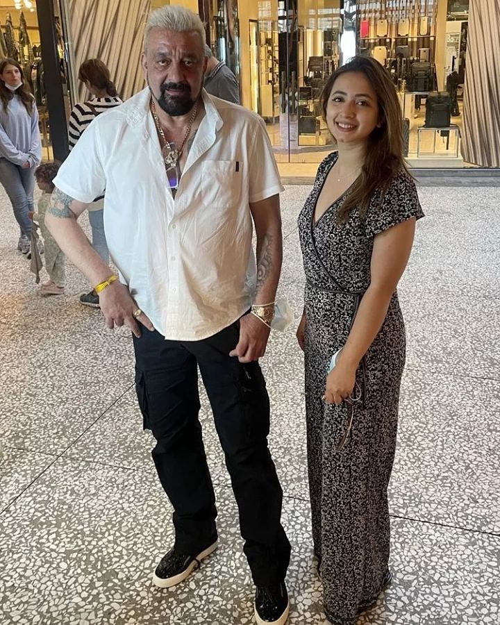 Komal Aziz Khan's Startling Fan Moment With Sanjay Dutt