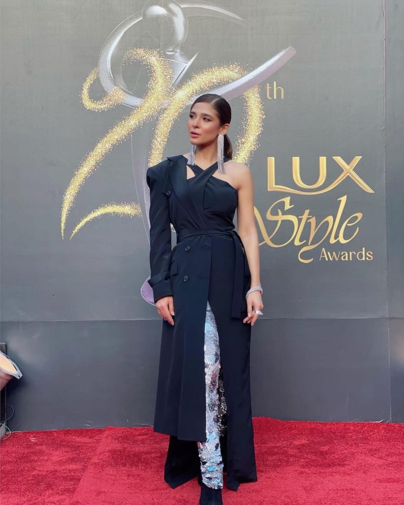 Who wore the better red carpet gown at the Lux Style Awards 2018? - Culture  - Images