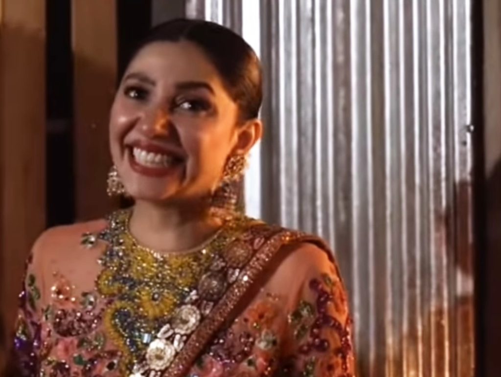 Prank With Mahira Khan At The Backstage Of LSA