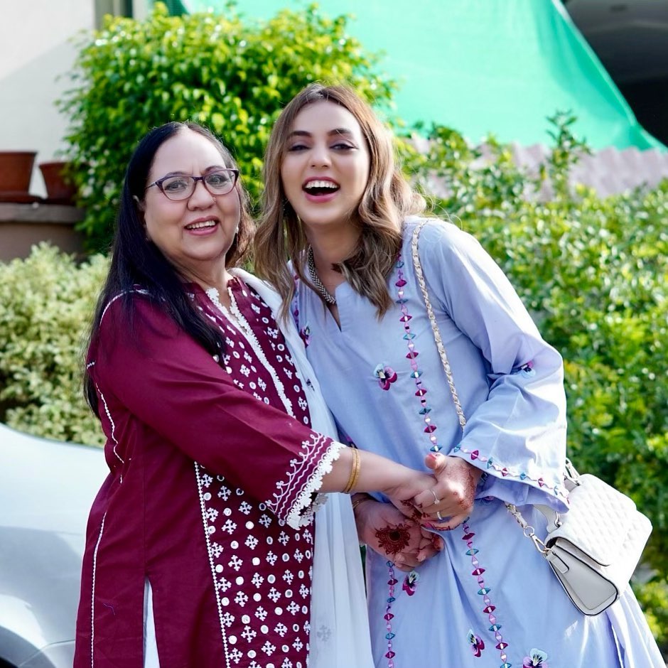 Popular Pakistani Celebrities With Their Mothers