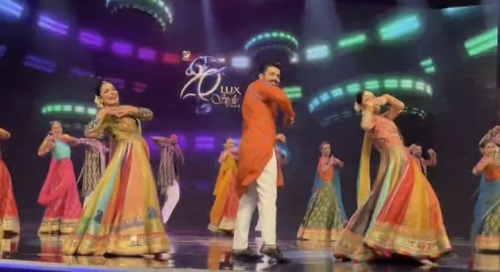 Meera, Mahira Khan And Shehryar Munawar Performs At LSA