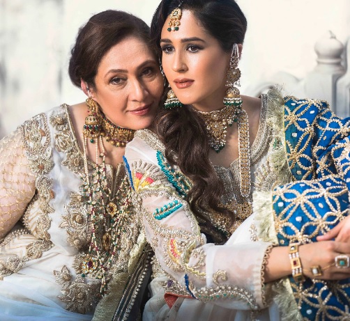 Popular Pakistani Celebrities With Their Mothers