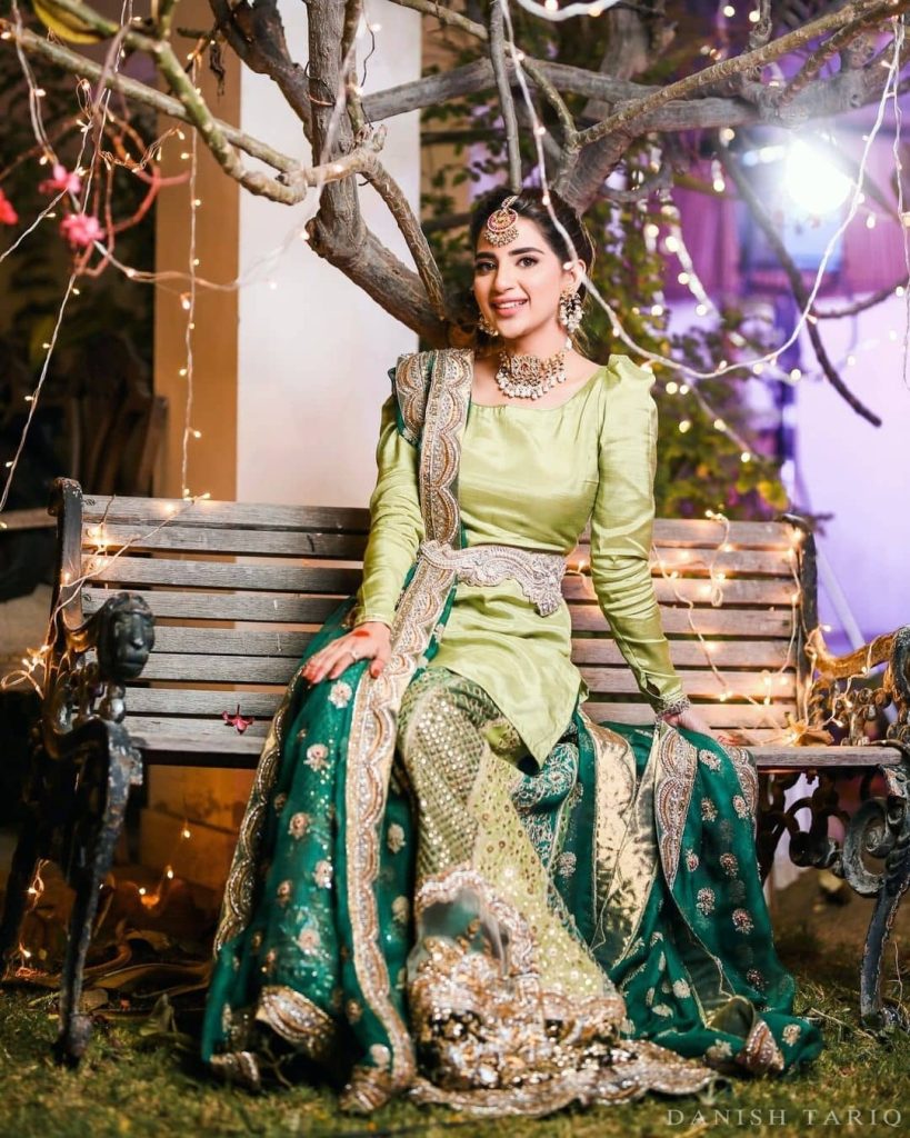 Saboor Aly Looked Glorious In These BTS Clicks From The Set Of Amanat