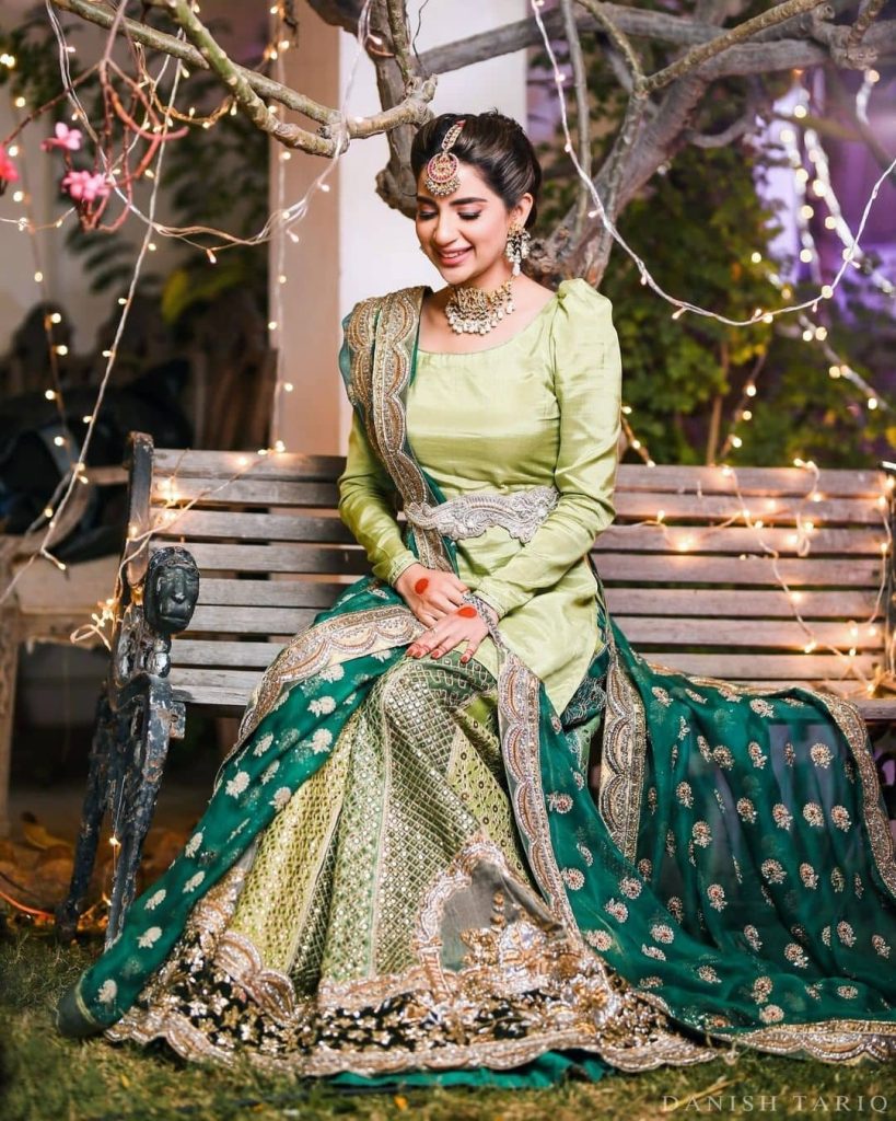 Saboor Aly Looked Glorious In These BTS Clicks From The Set Of Amanat