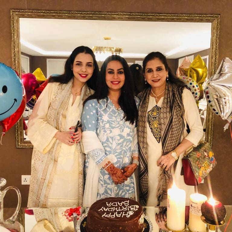 Sadia Imam Celebrates Her Birthday With Family