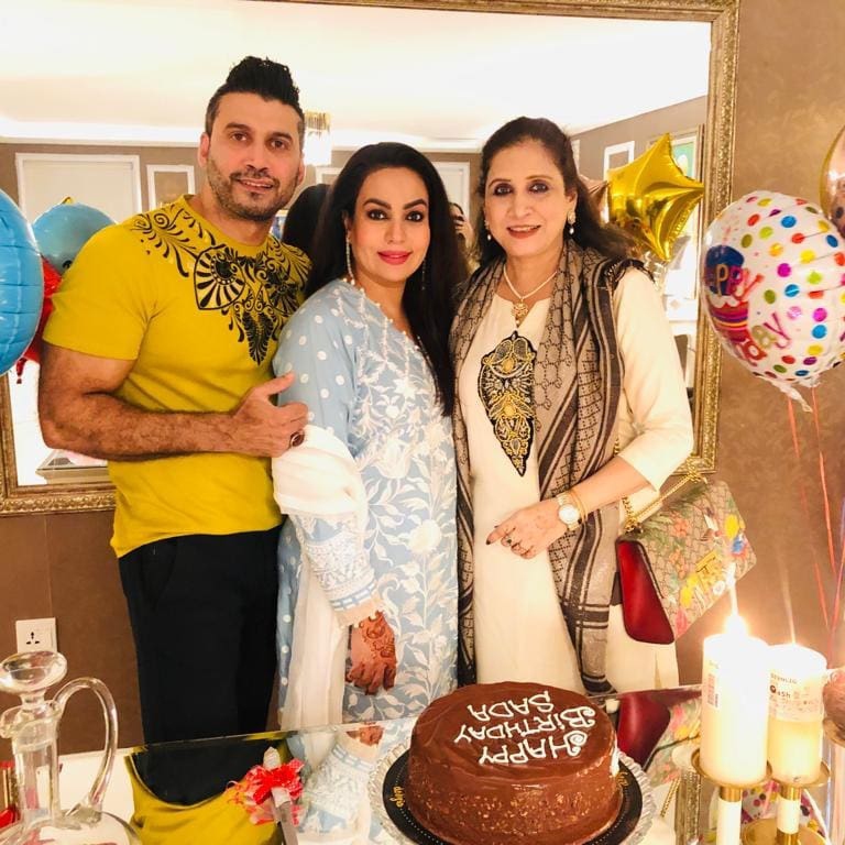 Sadia Imam Celebrates Her Birthday With Family