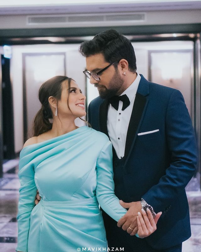 Iqra Aziz And Yasir Hussain's Beautiful Pictures From IPPA Awards