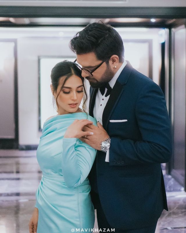 Iqra Aziz And Yasir Hussain's Beautiful Pictures From IPPA Awards