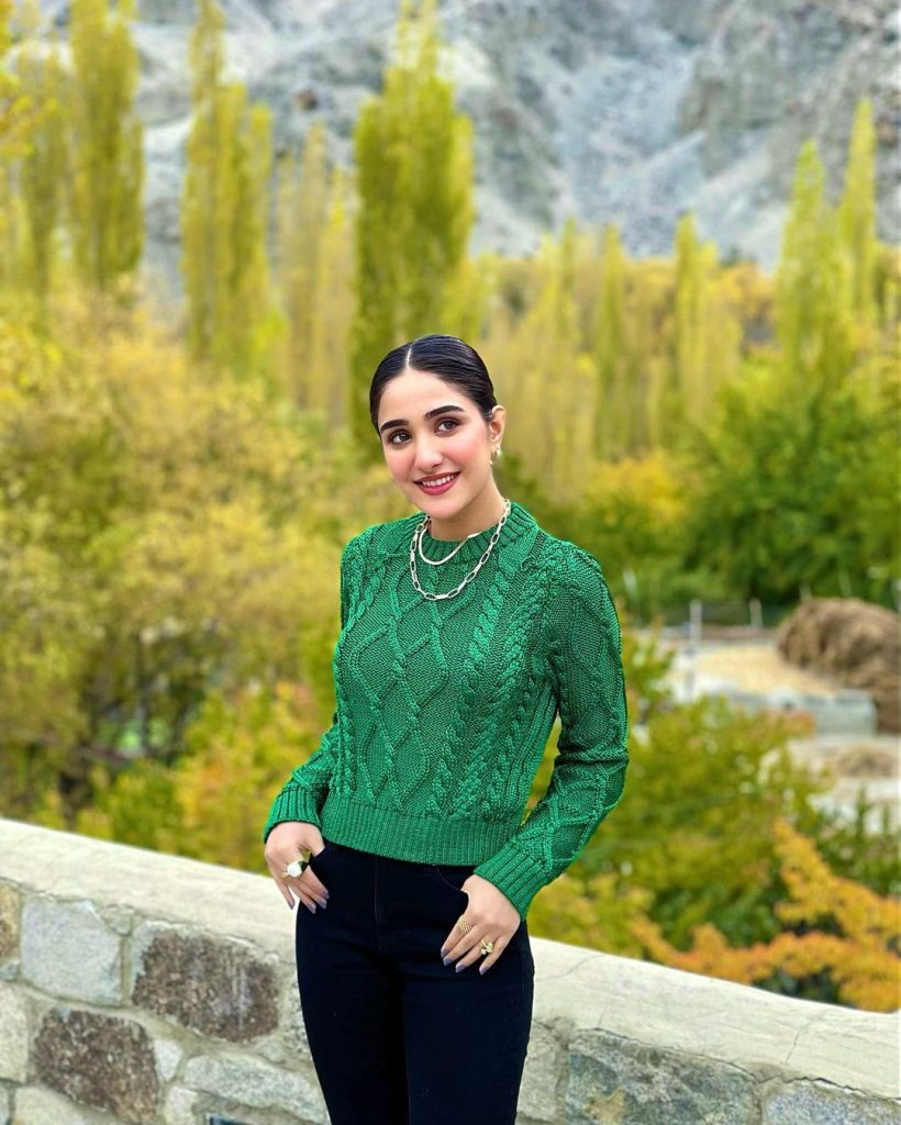 Aiza Awan Exploring Northern Areas Of Pakistan - Alluring Pictures