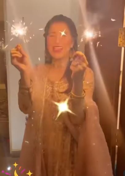 Pakistani Celebrities Celebrating Diwali