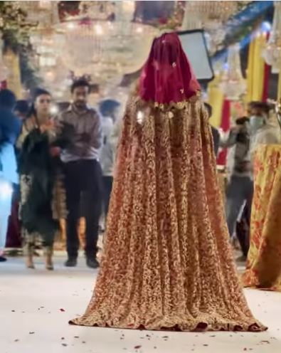 Hijabi Bride Immensely Criticized For Playing Asma-ul-Husna
